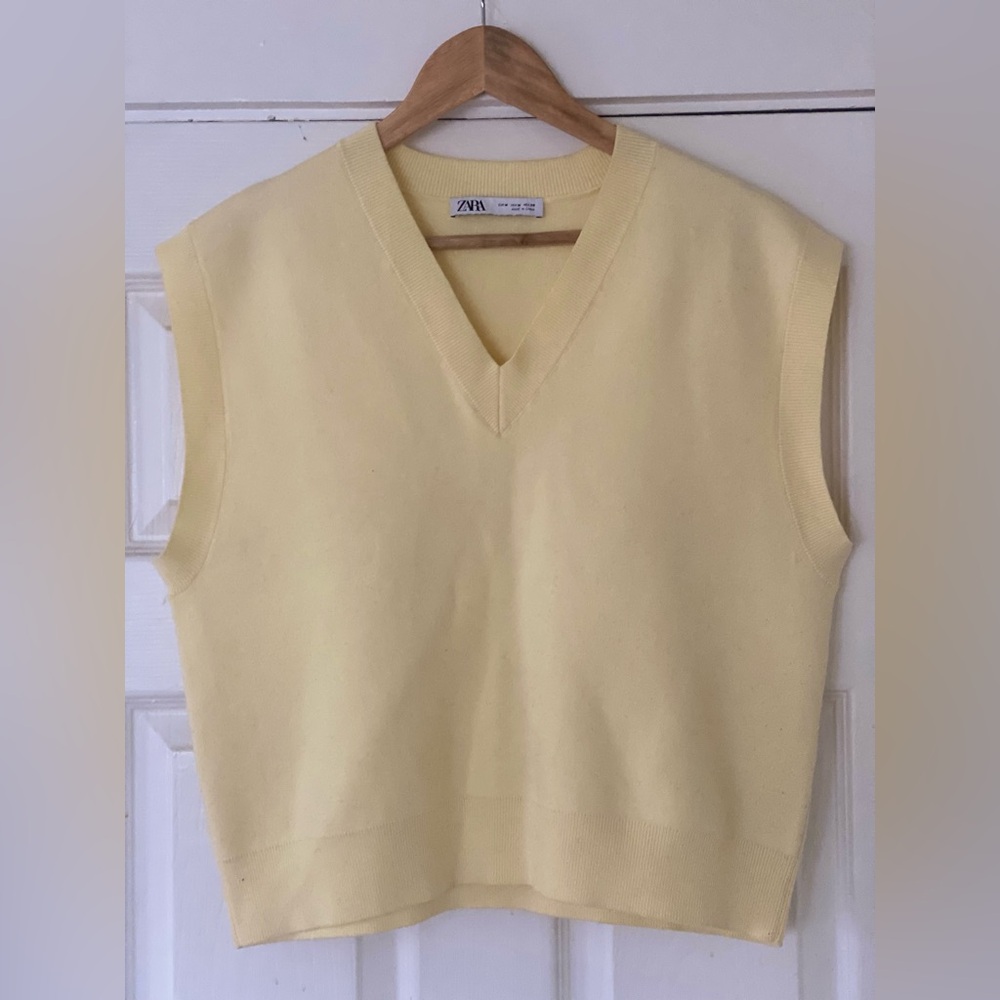 Zara Light Yellow Sweater Vest